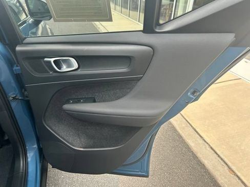 Certified 2025 Volvo XC40 B5 Plus AWD/4WD image 12