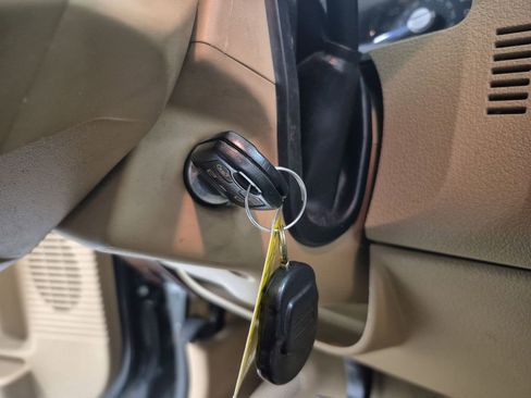 Used 2013 Ford F250 King Ranch w/ King Ranch w/Chrome Pkg image 17