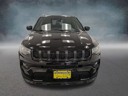 Used 2023 Jeep Compass Latitude AWD/4WD image 2