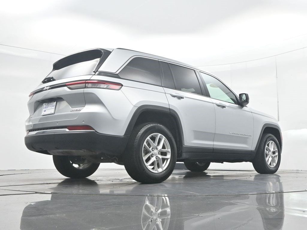 Used 2025 Jeep Grand Cherokee Laredo X AWD/4WD image 37