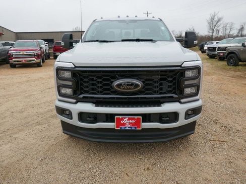 New 2026 Ford F250 Lariat w/ Black Appearance Package image 9