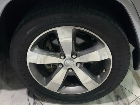 Used 2015 Jeep Grand Cherokee Overland w/ Advanced Technology Group image 27