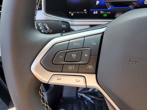 New 2025 Volkswagen Taos SE image 20