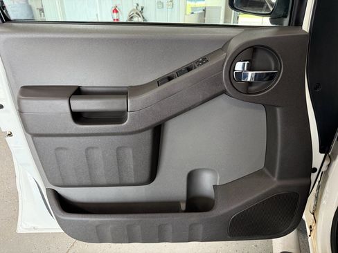 Used 2015 Nissan Xterra S RWD image 17