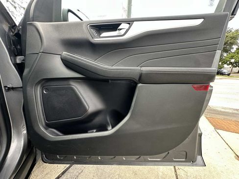 Used 2023 Ford Escape Platinum AWD/4WD image 29