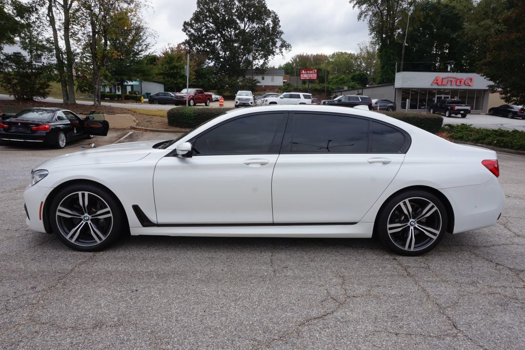 Used 2016 BMW 750i xDrive AWD/4WD image 2