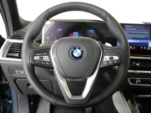 New 2026 BMW X5 xDrive50e image 14