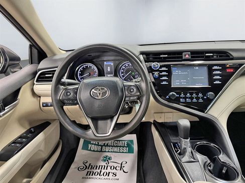 Used 2018 Toyota Camry LE FWD image 15