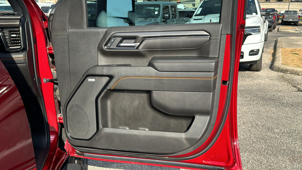Used 2025 GMC Sierra 2500 AT4 w/ AT4 Premium Plus Package AWD/4WD image 24