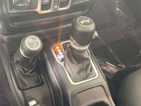 Used 2023 Jeep Wrangler Willys image 16