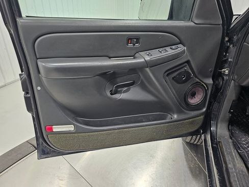 Used 2004 Chevrolet Silverado 2500 LS image 29