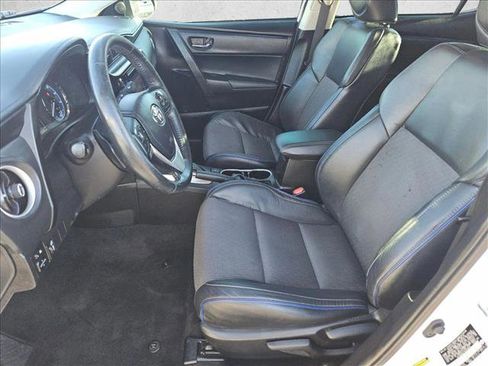 Used 2019 Toyota Corolla SE image 15