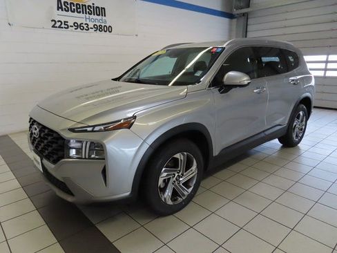 Used 2023 Hyundai Santa Fe SEL image 2