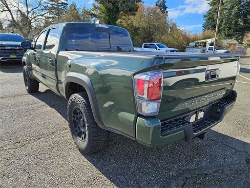 Used 2021 Toyota Tacoma TRD Off-Road w/ TRD Premium Off Road Package image 4