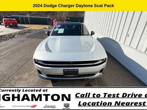 Used 2024 Dodge Charger Daytona Scat Pack w/ Plus Group AWD/4WD image 3