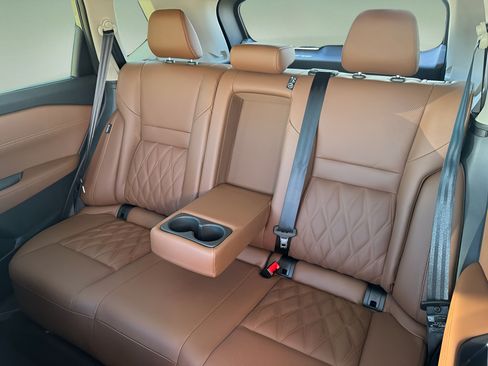 Certified 2026 Nissan Rogue Platinum w/ Platinum Premium Package AWD/4WD image 18