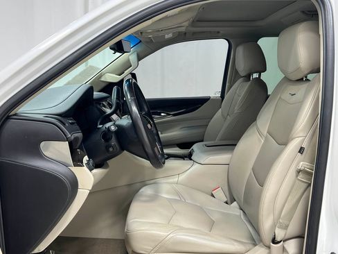 Used 2018 Cadillac Escalade Premium Luxury AWD/4WD image 14