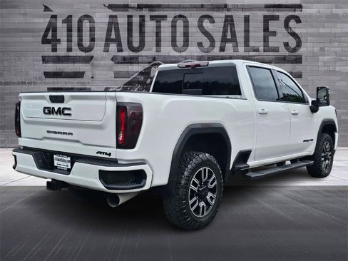 Used 2020 GMC Sierra 2500 AT4 w/ AT4 Premium Package AWD/4WD image 3