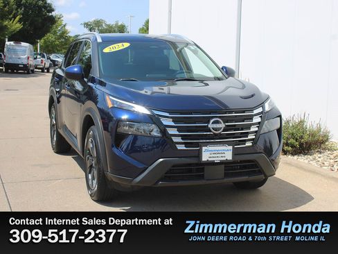 Used 2024 Nissan Rogue SV w/ SV Premium Package AWD/4WD image 3