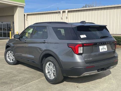 New 2026 Ford Explorer Active w/ Active Comfort Package image 5