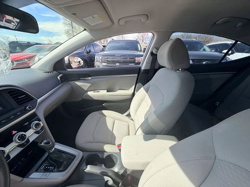 Used 2019 Hyundai Elantra SE w/ Cargo Package image 12