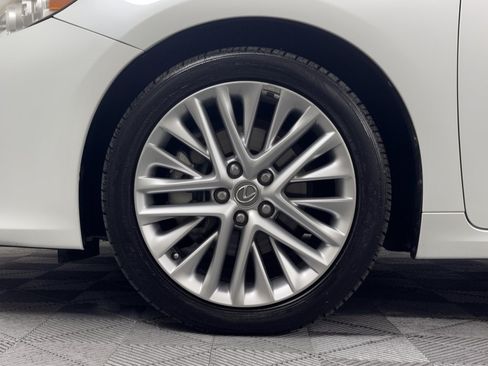 Used 2015 Lexus ES 350 w/ Luxury Package FWD image 12