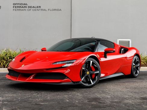 Used 2021 Ferrari SF90 Stradale image 1
