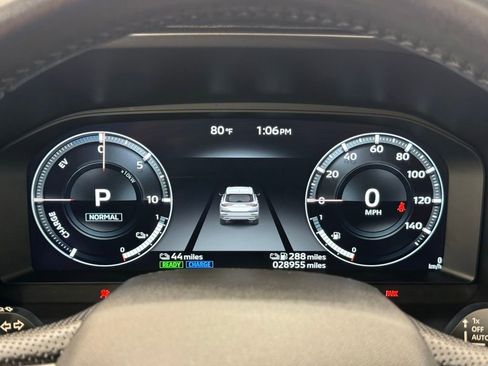 Used 2024 Mitsubishi Outlander Ralliart AWD/4WD image 32
