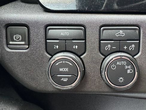 Used 2023 Chevrolet Silverado 1500 LT AWD/4WD image 26