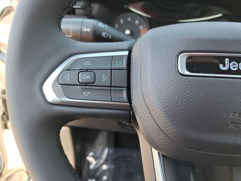 New 2026 Jeep Compass Latitude image 16