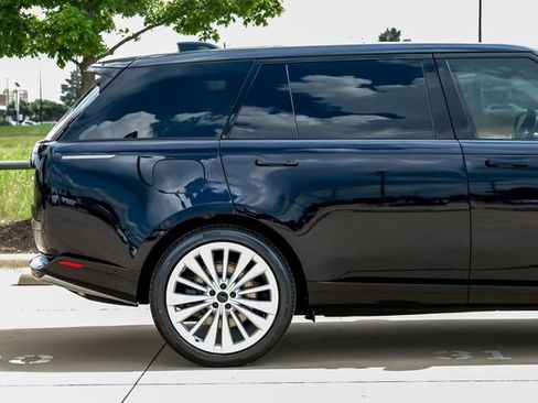 New 2026 Land Rover Range Rover Long Wheelbase Autobiography AWD/4WD image 10