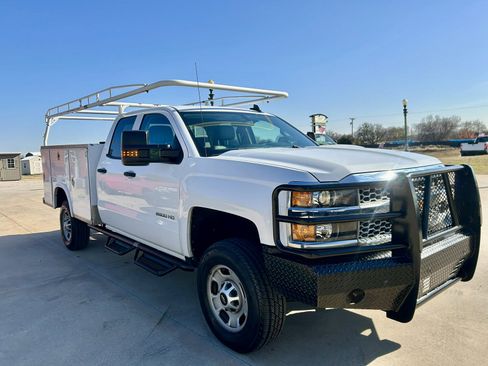 Used 2019 Chevrolet Silverado 2500 W/T w/ WT Convenience Package image 4