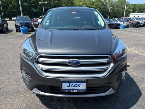 Used 2017 Ford Escape SE AWD/4WD image 2