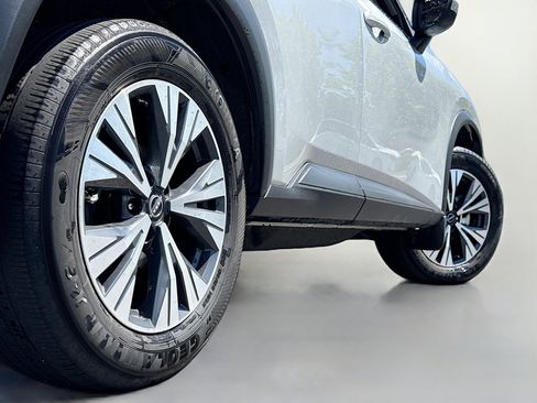 Certified 2023 Nissan Rogue SV AWD/4WD image 15