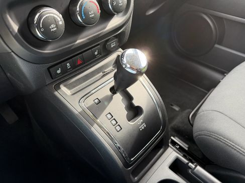 Used 2013 Jeep Compass Latitude w/ Sun/Sound Group image 14