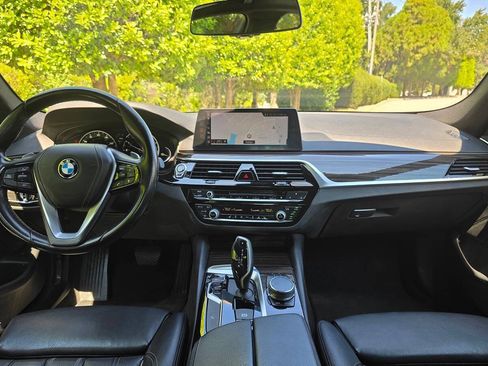 Used 2017 BMW 530i RWD image 16