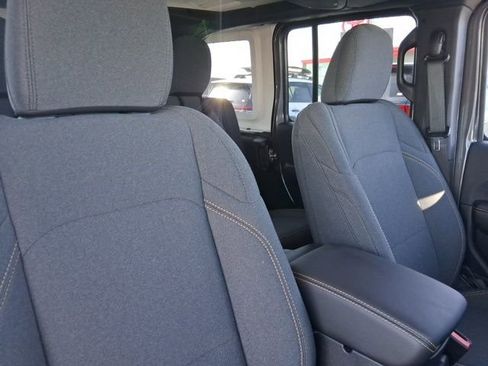 Used 2025 Jeep Wrangler Unlimited Sahara w/ Safety Group image 13