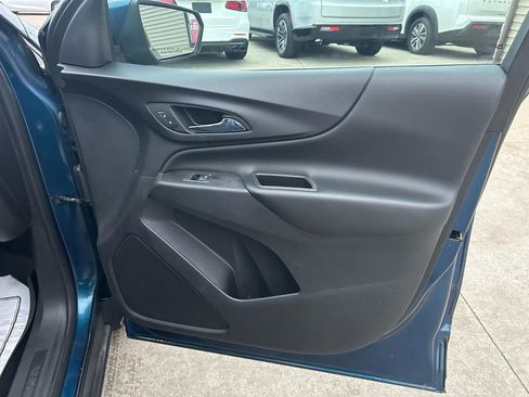 Used 2020 Chevrolet Equinox LT w/ Driver Convenience Package image 16