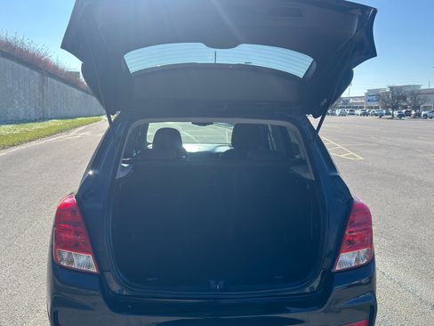 Used 2021 Chevrolet Trax LS w/ Tint and Cruise Package image 41