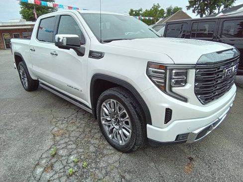 Used 2023 GMC Sierra 1500 Denali Ultimate AWD/4WD image 2