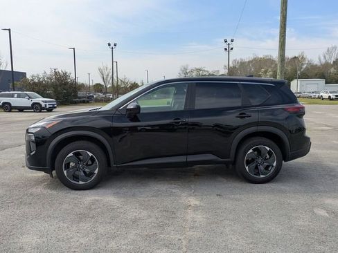 Used 2025 Nissan Rogue SV image 6