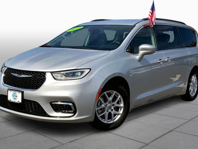 Used 2022 Chrysler Pacifica Touring-L