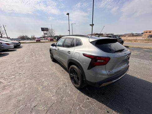 Used 2025 Chevrolet Trax ACTIV w/ Driver Confidence Package image 5