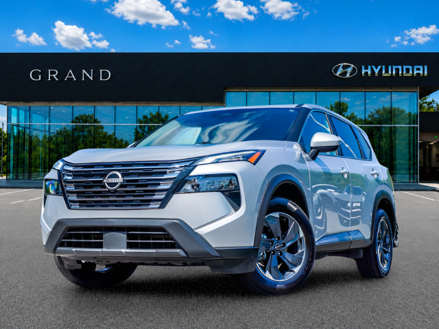 Used 2025 Nissan Rogue SV AWD/4WD image 1