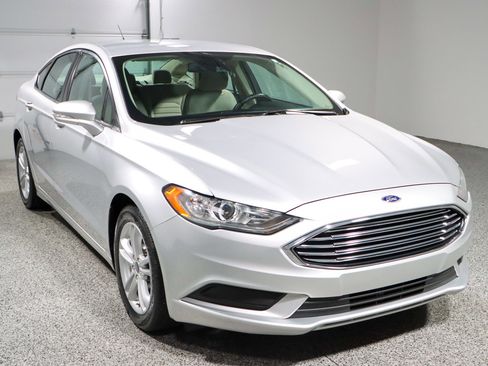 Used 2018 Ford Fusion SE image 5
