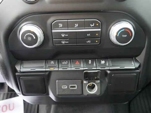 Used 2019 GMC Sierra 1500 Elevation image 17