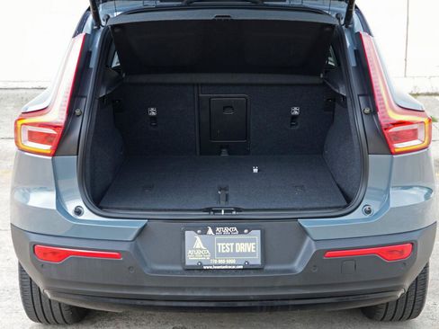 Used 2021 Volvo XC40 P8 Recharge w/ Advanced Package AWD/4WD image 9