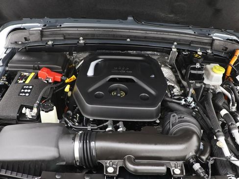 Used 2024 Jeep Wrangler Unlimited Rubicon 4xe image 31