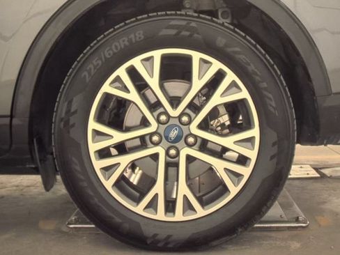 Used 2020 Ford Escape SEL FWD image 25