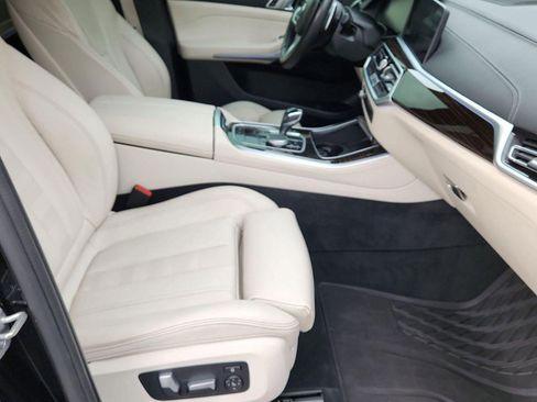 Used 2021 BMW X5 xDrive40i w/ M Sport Package image 30